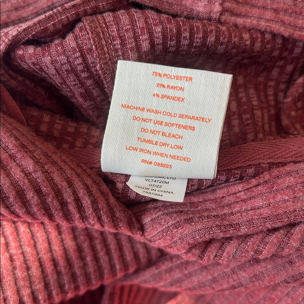 FREELY Ribbed Hoodie - Picture 8 of 9